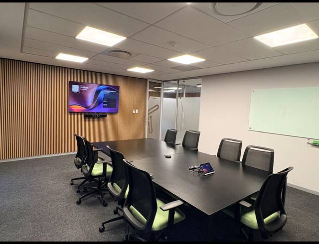1,332M² OFFICE TO LET IN VORNA VALLEY